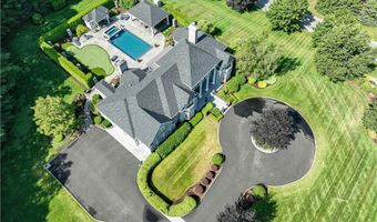 40 Winthrop Dr, Middlebury, CT 06762