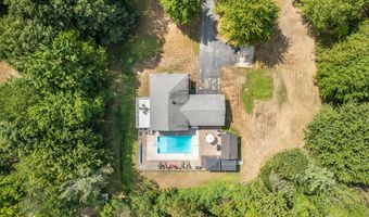 1391 Turner St, Auburn, ME 04210
