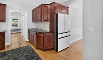 5 Normandy Sq, Guilderland, NY 12009