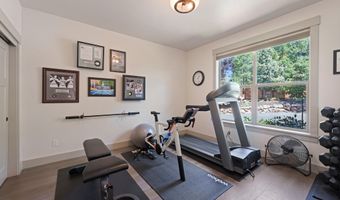2005 NW Glassow Dr, Bend, OR 97703