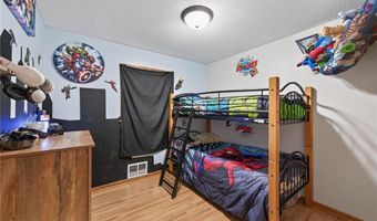 651 Randall Dr, Anoka, MN 55303
