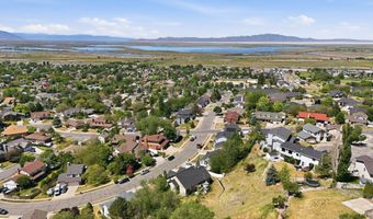 223 E 2050 N, Centerville, UT 84014