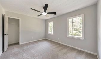 4929 Willow Creek Dr, Woodstock, GA 30188