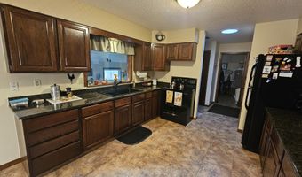 204 NE 21st Ave, Aberdeen, SD 57401