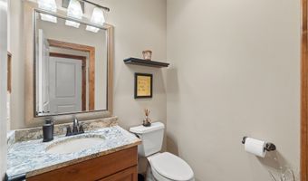 904 Eagle Creek Blvd SW, Altoona, IA 50009