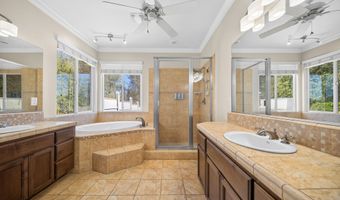 16550 Bamboo Ct, Anderson, CA 96007