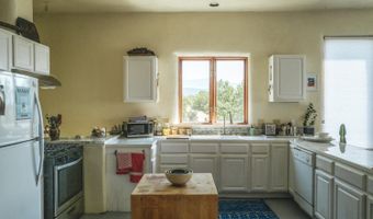 38 Tres Lomas, Arroyo Hondo, NM 87529