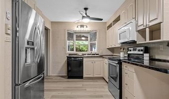 1108 E 3rd St, Anamosa, IA 52205