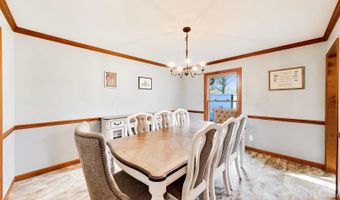 525 Skyline Dr, Algonquin, IL 60102