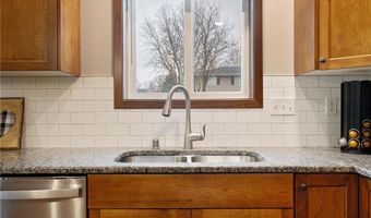 1100 19th Ave SW, Austin, MN 55912