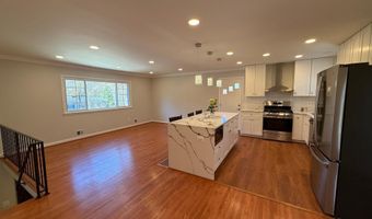 4721 SPRINGBROOK Dr, Annandale, VA 22003