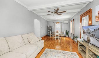 19 Pleasant Ave, Amsterdam, NY 12010