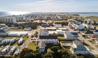 205 Barefoot Ln, Atlantic Beach, NC 28512