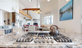 15606 NAPA Ln, Brookings, OR 97415