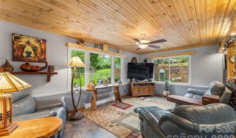 10 Oak Leaf Ln, Arden, NC 28704