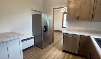 711 Clausen Ave, Albert Lea, MN 56007