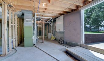 907 A Ave, Armstrong, IA 50514