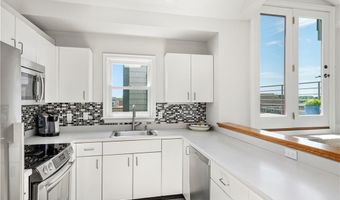 433 Thames St E, Newport, RI 02840