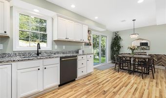 3 Victory Falls Rd, Coventry, RI 02827