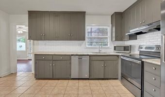 1021 Summit Dr, Albany, GA 31707