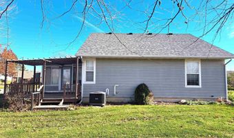 122 Maple Dr, Albia, IA 52531