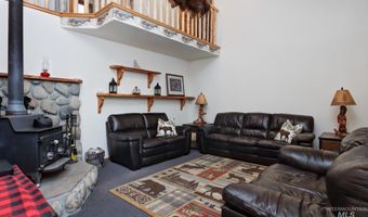 351 Estate Dr, Cascade, ID 83611