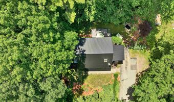 8 New London Dr, Barnstead, NH 03225