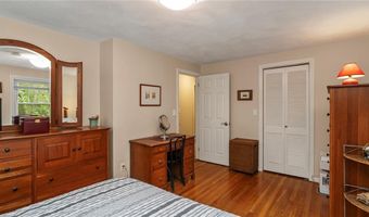 40 Sage Dr, Warwick, RI 02886