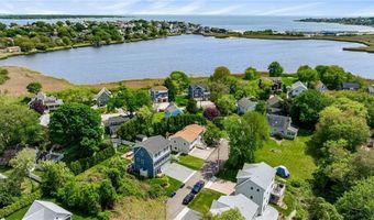 60 Brooklyn Rd, Narragansett, RI 02882