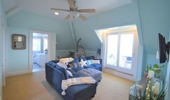 398 Wolcott Ave 9, Middletown, RI 02842