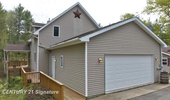 1724 Middle Point Dr, Alger, MI 48610
