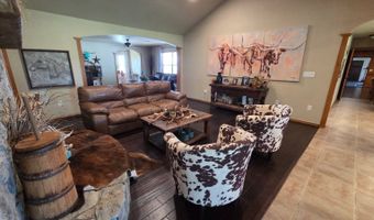568 Woodford Rd, Ardmore, OK 73401
