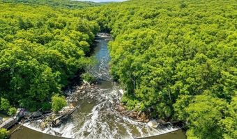 38 County St, Blackstone, MA 01504