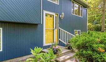 107 Huckleberry Rd, North Kingstown, RI 02852