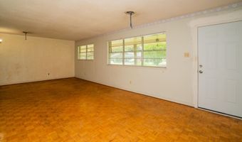2528 Meadow Rd, Biloxi, MS 39531