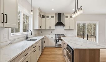 14 Stacey Ln 2, Chester, NH 03036