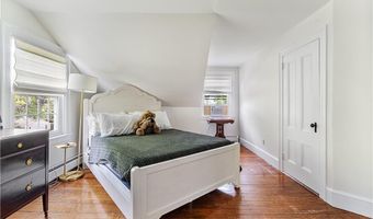 50 Clipper Way, Bristol, RI 02809