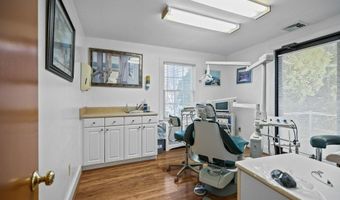 74 Valley Rd, Middletown, RI 02842