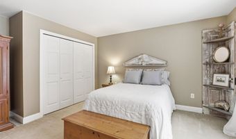 32 Peacock Brook Ln, Amherst, NH 03031