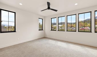 138 Clear Creek Dr, Ashland, OR 97520
