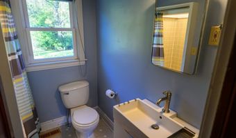 43 Pomeroy Rd, Athens, OH 45701