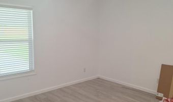 33 Elmwood Ln, Baxley, GA 31513