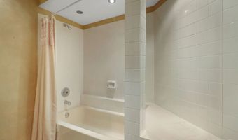 2060 N Charter Point Dr, Arlington Heights, IL 60004