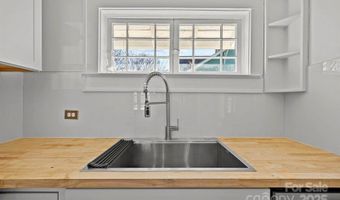 100 Brevard Rd, Asheville, NC 28806