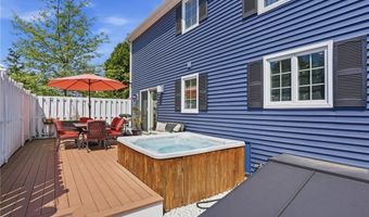 34 Brooks Farm Dr, Bristol, RI 02809