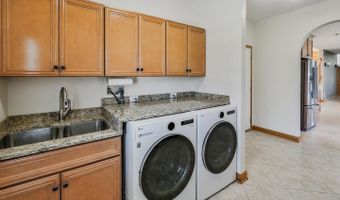 500 E Sherwood Dr, Addison, IL 60101