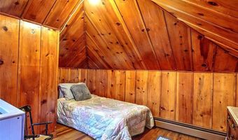 119 Alfred Drowne Rd, Barrington, RI 02806