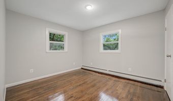 9 Holt St, Amityville, NY 11701