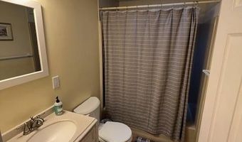 35 Old Town Trl, Narragansett, RI 02882