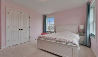 58 Village Place Dr, Barrington, NH 03825
